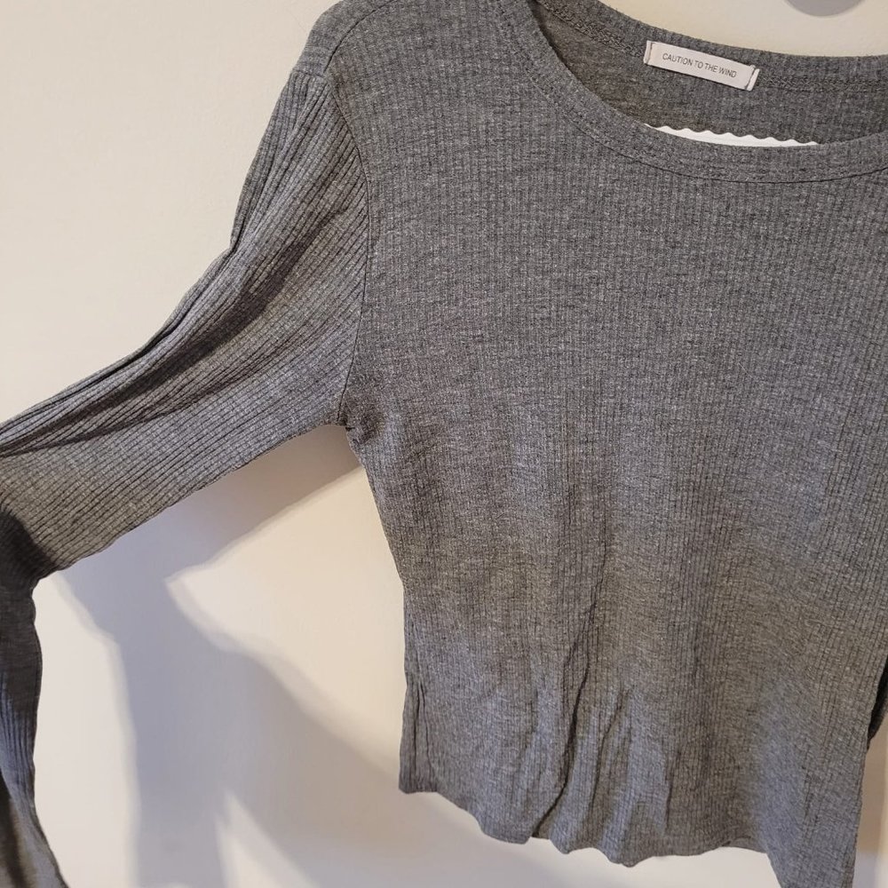 Long Sleeve Crop - Picture 3 of 7